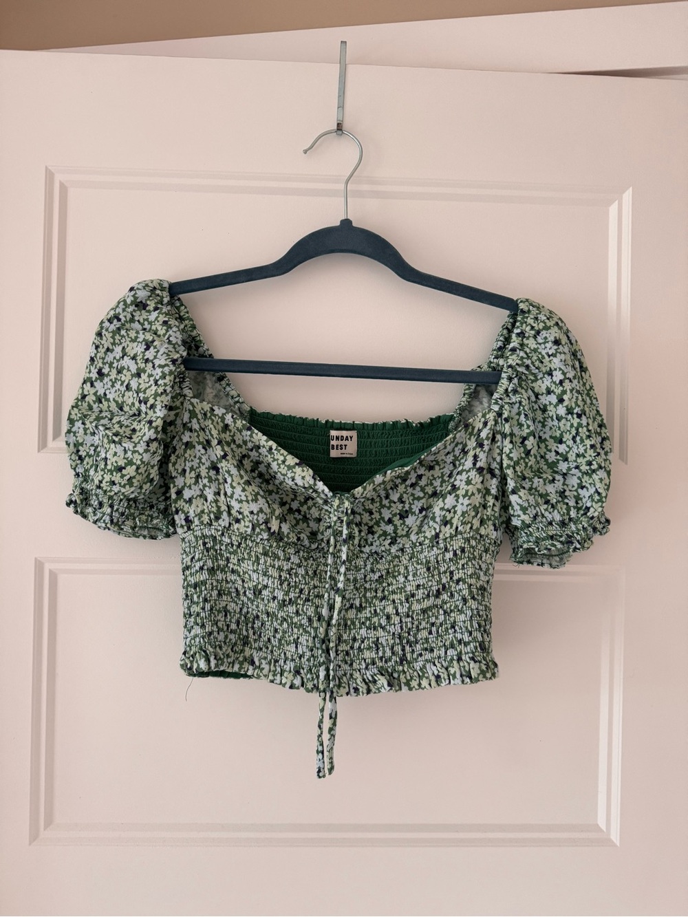 Aritzia Green Floral Smocked Puff-Sleeve Crop Top with Tie